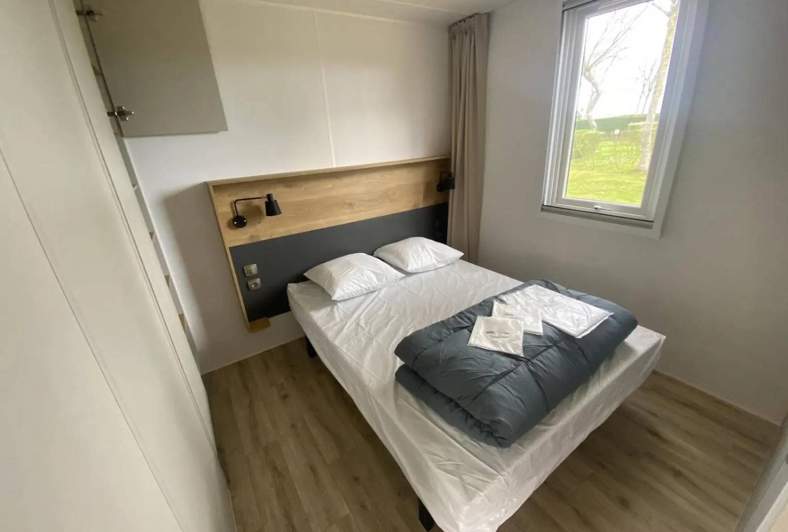مكان تخييم Camping Baie De Saint Pol فرنسا