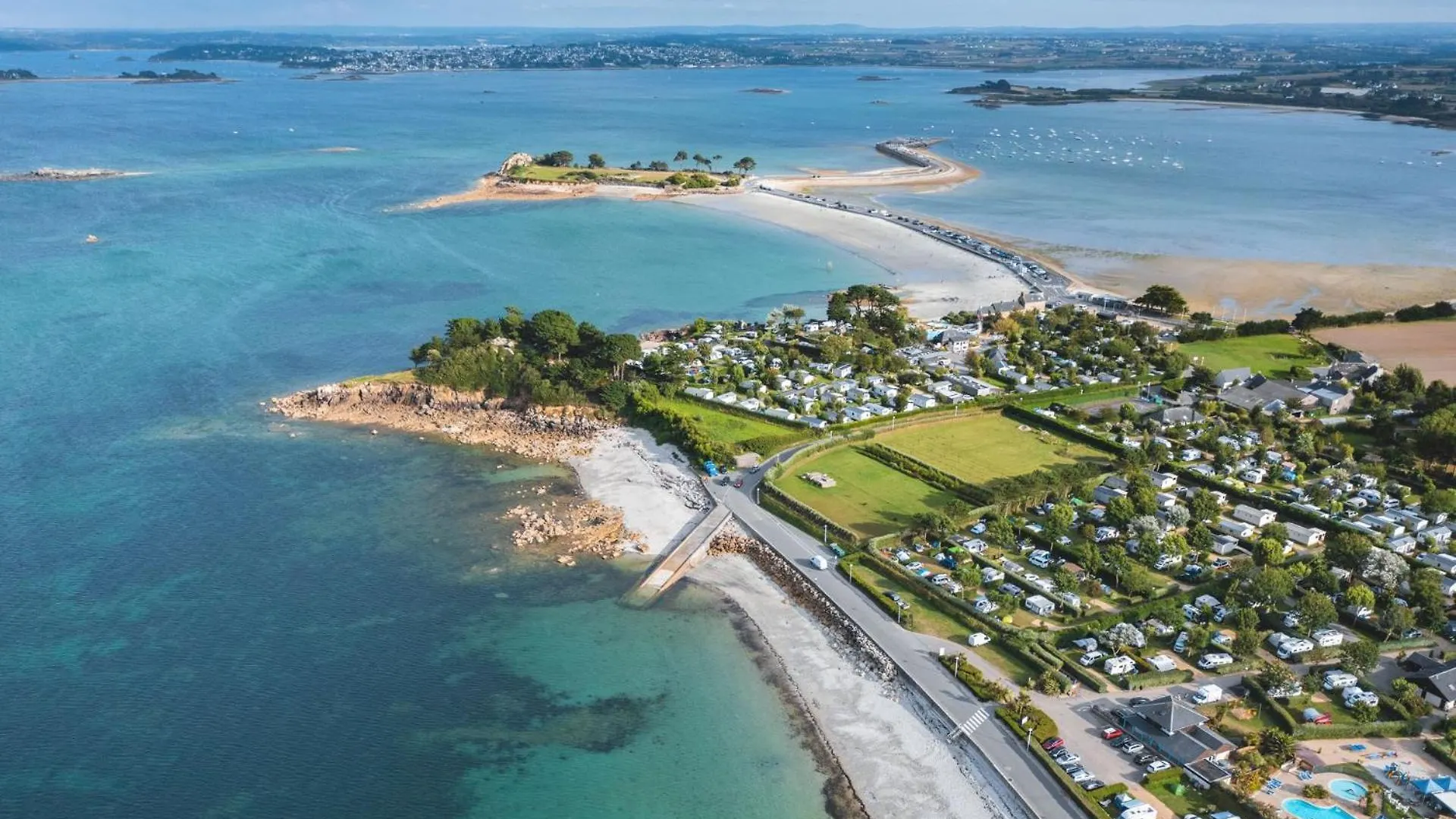 Camping Baie De Saint Pol مكان تخييم Saint-Pol-de-Léon