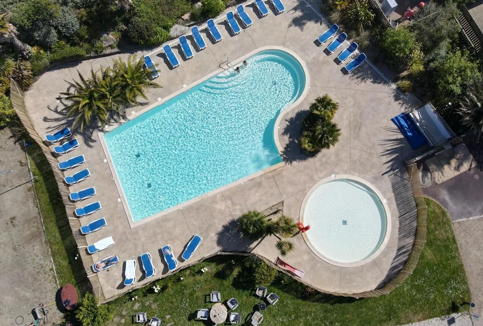 مكان تخييم Camping Baie De Saint Pol فرنسا